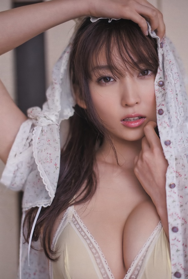 Risa Yoshiki: Gravure Idol "đa năng" của Nhật Bản 22