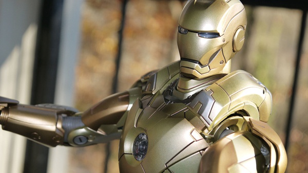 Chiêm ngưỡng mô hình Iron Man mạ vàng "kịch độc" 3