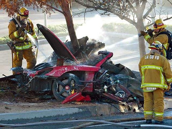 Nam diễn viên chính Fast & Furious chết trẻ vì ... tai nạn xe ô tô 3