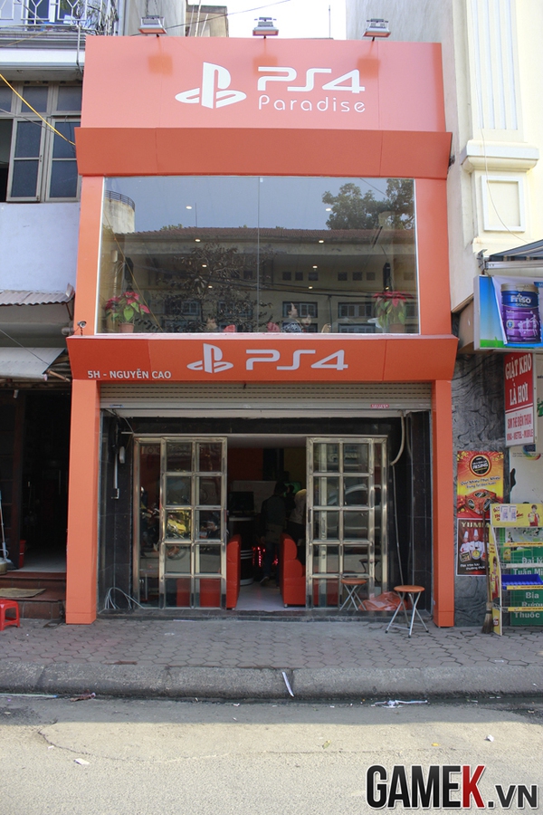 Tham quan cửa hàng PS4 đầu tiên ở Hà Nội 1