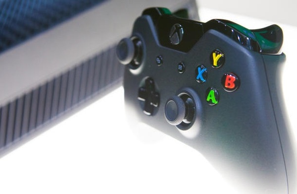 Microsoft chi tiền để gamer tâng bốc Xbox One 1