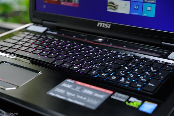 Cận cảnh laptop chơi game cực mạnh MSI GT70 Dominator Pro tại Việt Nam 2