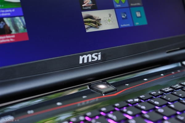 Cận cảnh laptop chơi game cực mạnh MSI GT70 Dominator Pro tại Việt Nam 12