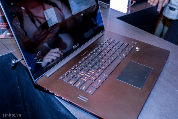 Asus ra mắt laptop chơi game siêu mỏng GX500 5