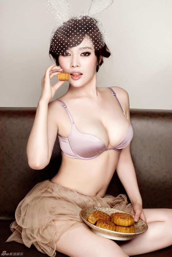 Hình ảnh nóng bỏng của hotgirl ngực khủng số 1 Trung Quốc 9