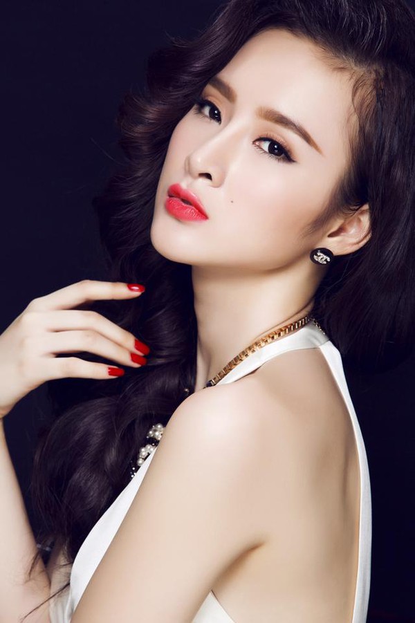 Người đẹp Angela Phương Trinh bất ngờ tung bộ ảnh nóng bỏng 1