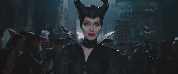 Phim cổ tích Maleficent nhưng "đánh nhau" như Lord of the Rings 3