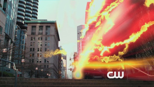 Flash đối đầu với cả một cơn lốc trong trailer phim mới 14
