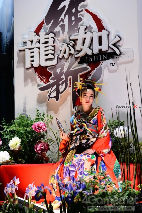 Nhìn lại những showgirl ăn ảnh nhất TGS 2013 6