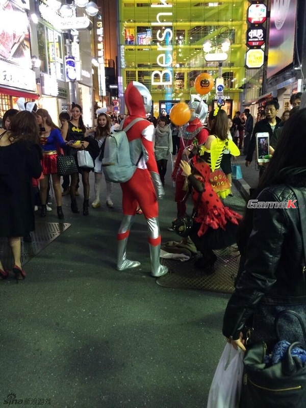 Toàn cảnh khu Shibuya tấp nập trong đêm Halloween (P3) 15