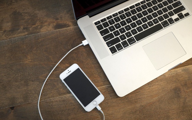 Copy nhanh hình từ iPhone sang máy tính mà không cần cài thêm phần mềm