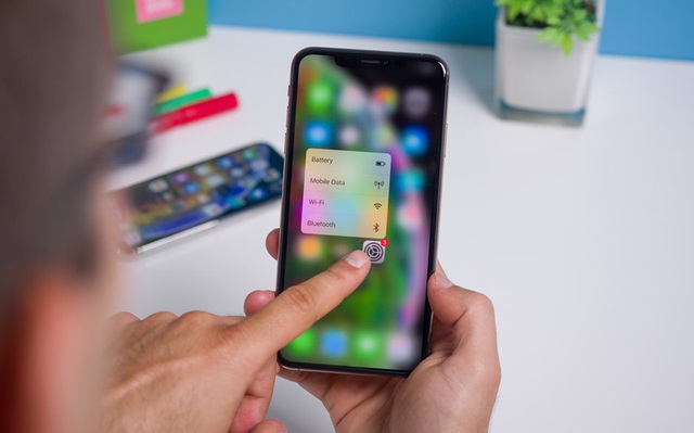 Cách biến iPhone thành cân điện tử cực đơn giản, nhưng bạn đừng dại mà dẫm lên máy
