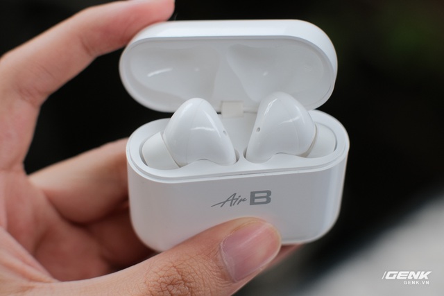 AirB headphones are underrated, CEO Nguyen Tu Quang criticized Vietnamese reviewers for not having enough professional qualifications, only speaking well when receiving money from the manufacturer - Photo 1.
