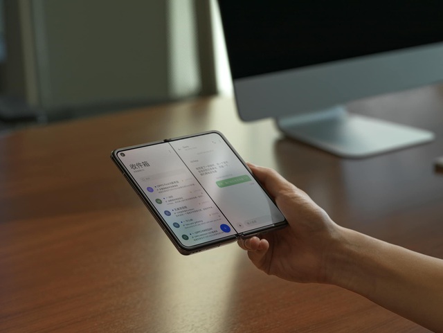 Đây là OPPO Find N: Thiết kế gập giống Galaxy Z Fold3, không có nếp nhăn màn hình - Ảnh 2.
