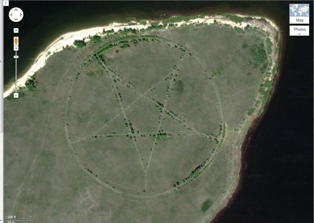 14 địa điểm kỳ lạ trên Google Earth - Ảnh 6.