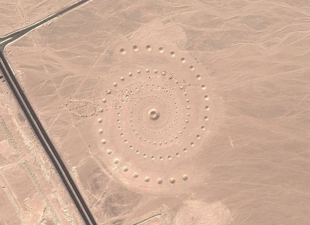 14 địa điểm kỳ lạ trên Google Earth - Ảnh 7.