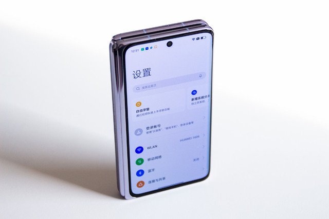 OPPO Find N ra mắt: Thiết kế giống Galaxy Z Fold3 nhưng tối ưu hơn, nếp gấp màn hình gần như không có, giá chỉ từ 28 triệu đồng - Ảnh 8.