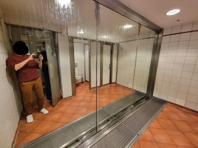 Is this bad design, or innovation? - Picture 12. Is this bad design, or innovation? - Picture 12.