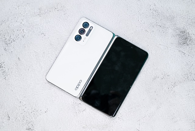 OPPO Find N launched: The design is similar to the Galaxy Z Fold3 but more optimized, the screen folds are almost non-existent, priced from only VND 28 million - Photo 11.