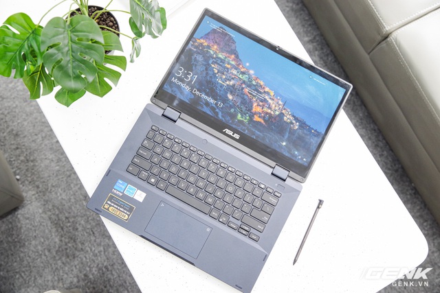 Cận cảnh ASUS ExpertBook B5 OLED Series: Mỏng nhẹ cao cấp, màn hình sống động, nhiều tính năng bảo mật cùng nâng cấp ấn tượng - Ảnh 18. Cận cảnh ASUS ExpertBook B5 OLED Series: Mỏng nhẹ cao cấp, màn hình sống động, nhiều tính năng bảo mật cùng nâng cấp ấn tượng - Ảnh 18.
