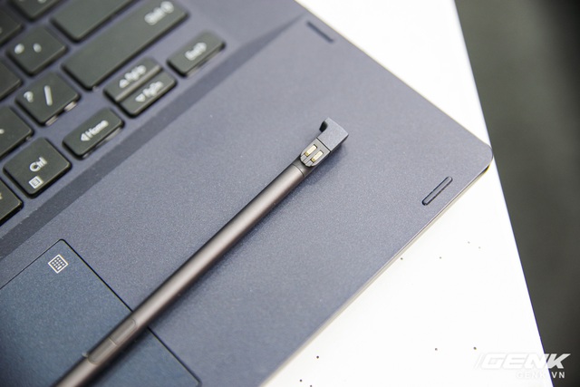 Cận cảnh ASUS ExpertBook B5 OLED Series: Mỏng nhẹ cao cấp, màn hình sống động, nhiều tính năng bảo mật cùng nâng cấp ấn tượng - Ảnh 21. Cận cảnh ASUS ExpertBook B5 OLED Series: Mỏng nhẹ cao cấp, màn hình sống động, nhiều tính năng bảo mật cùng nâng cấp ấn tượng - Ảnh 21.