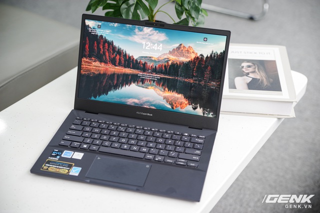 Cận cảnh ASUS ExpertBook B5 OLED Series: Mỏng nhẹ cao cấp, màn hình sống động, nhiều tính năng bảo mật cùng nâng cấp ấn tượng - Ảnh 12. Cận cảnh ASUS ExpertBook B5 OLED Series: Mỏng nhẹ cao cấp, màn hình sống động, nhiều tính năng bảo mật cùng nâng cấp ấn tượng - Ảnh 12.