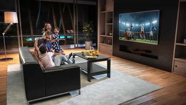 Reasons to make Neo QLED TV the perfect companion for every family during the AFF Cup season - Photo 3.