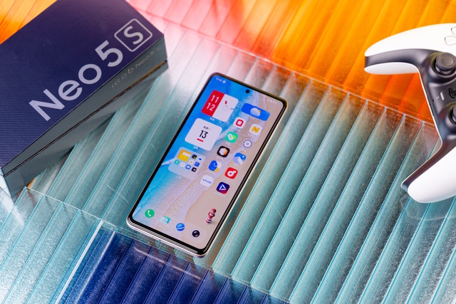 iQOO ra mắt smartphone Snapdragon 888, có màn hình AMOLED 120Hz, sạc nhanh 66W giá 7.9 triệu đồng - Ảnh 2.
