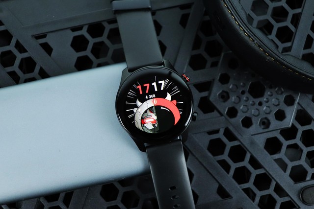 Nubia launched a smartwatch with a screen as sharp as a phone, a 2-week battery, priced at VND 1.4 million - Photo 1.