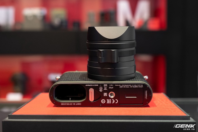 Trên tay máy ản Leica Q2 Reporter: Phiên bản đặc biệt với vỏ màu xanh lá đậm và bọc sợi Kevlar, giá 163 triệu đồng - Ảnh 11.