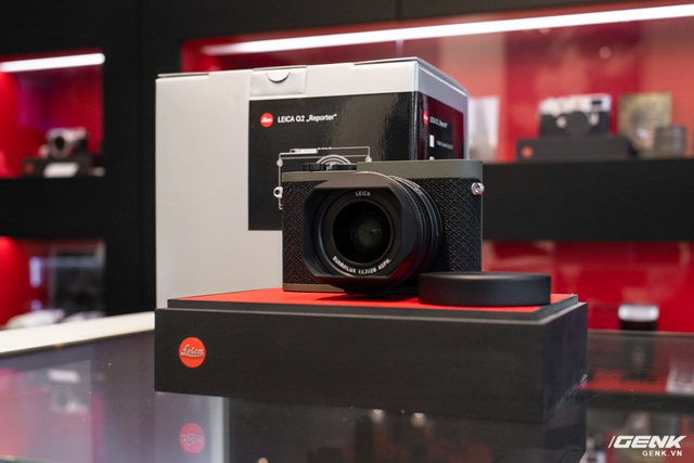 Trên tay máy ảnh cao cấp Leica Q2 Reporter: Phiên bản đặc biệt với vỏ xanh olive và bọc sợi Kevlar - Ảnh 1.