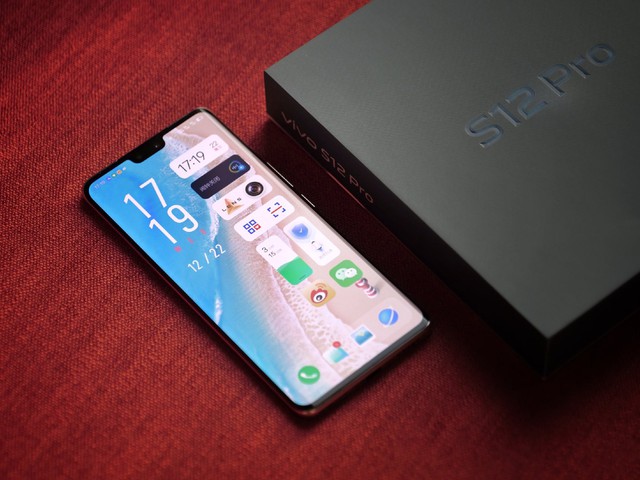 vivo launched a duo of smartphones with 