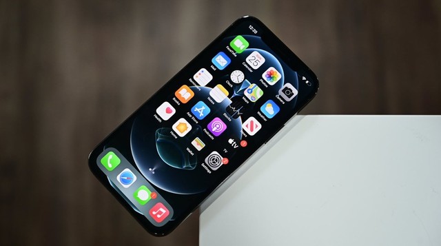 iPhone 14 sẽ sử dụng màn hình OLED của cả LG và Samsung - Ảnh 1.