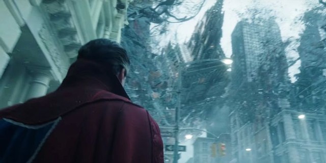 Soi trailer mới của Doctor Strange 2: Cuộc hội ngộ của các biến thể Strange từ những thực tại khác, Scarlet Witch sẽ vào vai phản diện để cứu con? - Ảnh 2. Soi trailer mới của Doctor Strange 2: Cuộc hội ngộ của các biến thể Strange từ những thực tại khác, Scarlet Witch sẽ vào vai phản diện để cứu con? - Ảnh 2.