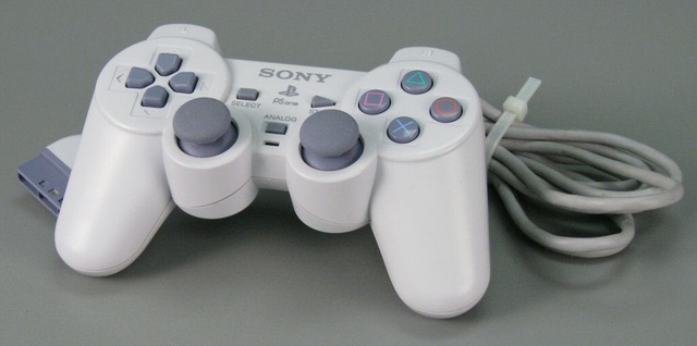 PS1 ra mắt tròn 27 năm trước: Chiếc console từng khiến Final Fantasy "quay xe" khỏi Nintendo để về với Sony - Ảnh 2. PS1 ra mắt tròn 27 năm trước: Chiếc console từng khiến Final Fantasy "quay xe" khỏi Nintendo để về với Sony - Ảnh 2.