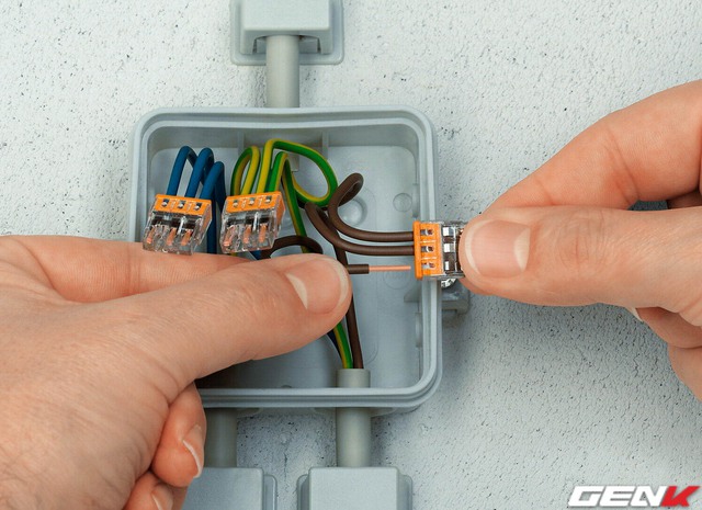 Common mistakes when amateurs repair the electrical system in their home - Photo 6.