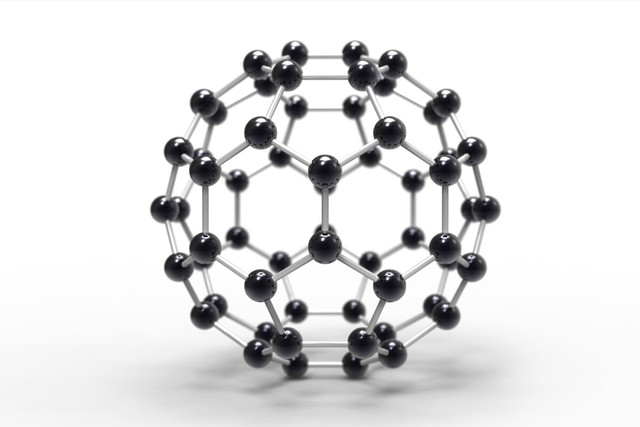 Chế tạo thành công thủy tinh kim cương siêu cứng bằng cách nén một &quot;quả bóng đá carbon&quot; - Ảnh 2.