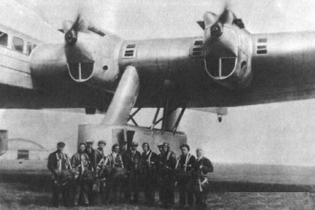 Huge Soviet bomber project: 7-engine monster ahead of its time - Photo 6.