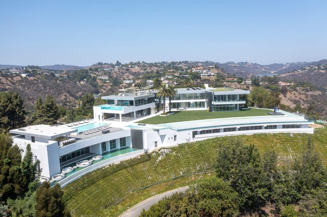 Bên trong siêu dinh thự gần 10.000 m2 của Los Angeles, được niêm yết 295 triệu USD và sắp đấu giá - Ảnh 2. Bên trong siêu dinh thự gần 10.000 m2 của Los Angeles, được niêm yết 295 triệu USD và sắp đấu giá - Ảnh 2.