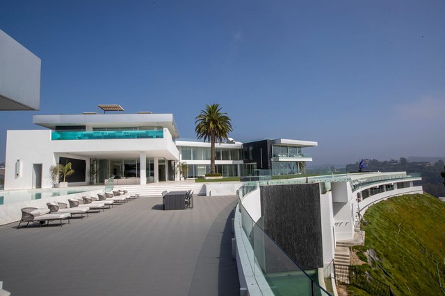 Bên trong siêu dinh thự gần 10.000 m2 của Los Angeles, được niêm yết 295 triệu USD và sắp đấu giá - Ảnh 20.