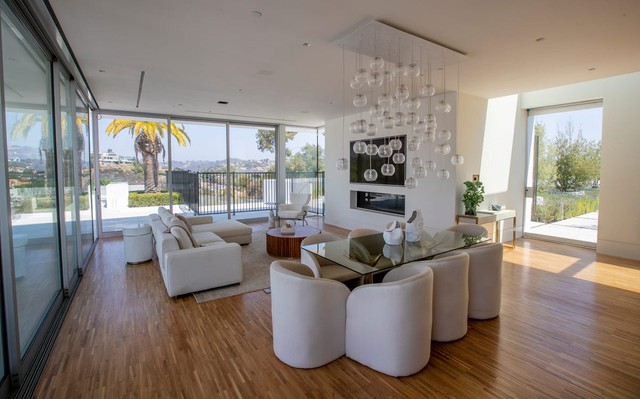 Bên trong siêu dinh thự gần 10.000 m2 của Los Angeles, được niêm yết 295 triệu USD và sắp đấu giá - Ảnh 24. Bên trong siêu dinh thự gần 10.000 m2 của Los Angeles, được niêm yết 295 triệu USD và sắp đấu giá - Ảnh 24.
