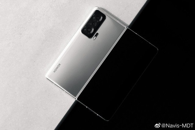 Honor launches Magic V: The first folding screen smartphone equipped with Snapdragon 8 Gen 1 chip, priced at VND 35.5 million - Photo 2. Honor ra mắt Magic V: Smartphone màn hình gập đầu tiên trang bị con chip Snapdragon 8 Gen 1, giá 35.5 triệu đồng - Ảnh 2.