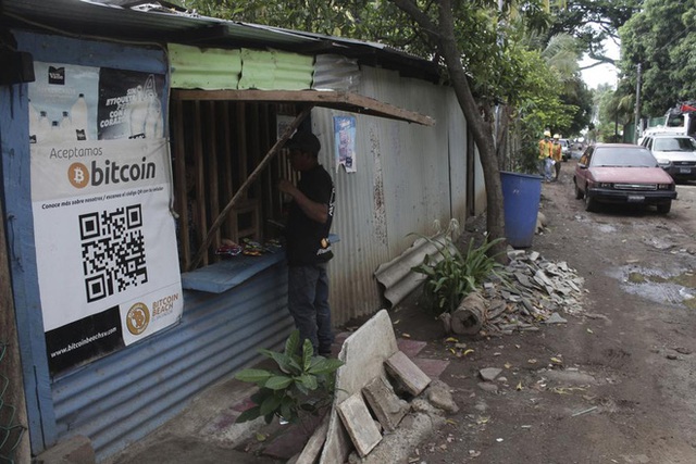 Mit der Umstellung auf Bitcoin steht El Salvador kurz vor dem wirtschaftlichen Zusammenbruch - Foto 1.