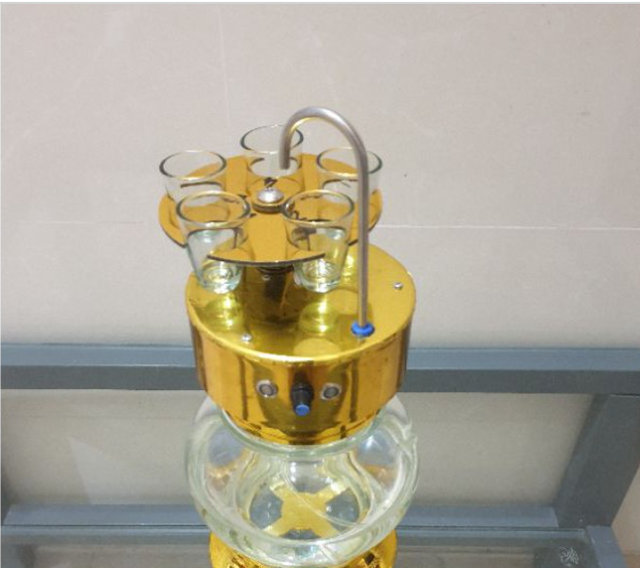 Lướt MXH thấy máy rót đồ uống tự động này đang hot quá, bỏ chưa đầy 300K mua về chơi Tết quá ổn áp - Ảnh 11. Lướt MXH thấy máy rót đồ uống tự động này đang hot quá, bỏ chưa đầy 300K mua về chơi Tết quá ổn áp - Ảnh 11.