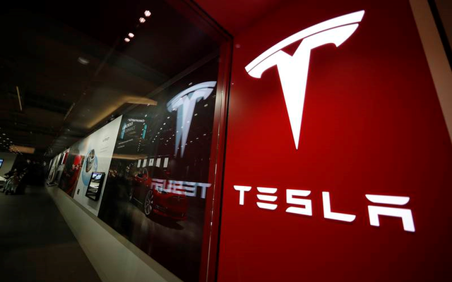 VinFast không chuyển sang xe điện bây giờ thì bao giờ nữa: Tesla của siêu tỷ phú Elon Musk vừa công bố lợi nhuận hơn 2,3 tỷ USD quý IV, 5,5 tỷ USD cả năm 2021 - Ảnh 1.