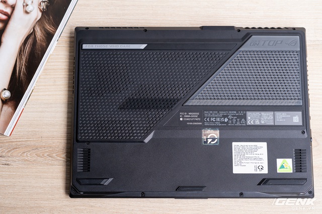 Cận cảnh ROG Strix SCAR 15 phiên bản 2022: Năm mới nhiều thứ mới, ngoại hình lột xác, hiệu năng cải tiến, giá tậu về chơi Tết từ 54 triệu đồng - Ảnh 8. Cận cảnh ROG Strix SCAR 15 phiên bản 2022: Năm mới nhiều thứ mới, ngoại hình lột xác, hiệu năng cải tiến, giá tậu về chơi Tết từ 54 triệu đồng - Ảnh 8.