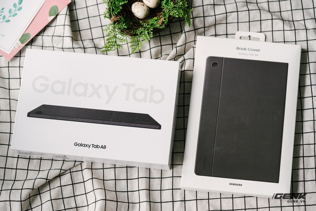 Đập hộp Samsung Galaxy Tab A8: Máy tính bảng 10.5 inch tầm trung, hoàn thiện kim loại, hướng tới học tập và giải trí tại nhà - Ảnh 2. Đập hộp Samsung Galaxy Tab A8: Máy tính bảng 10.5 inch tầm trung, hoàn thiện kim loại, hướng tới học tập và giải trí tại nhà - Ảnh 2.