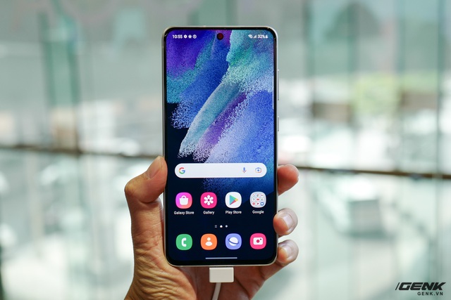 Trên tay Galaxy S21 FE 5G: Vẫn ngôn ngữ thiết kế cũ nhưng có các tùy chọn màu sắc trẻ trung hơn, hiệu năng không đổi, giá từ 15.9 triệu đồng - Ảnh 11.