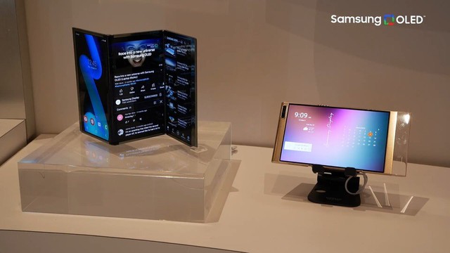 Samsung shows off a series of futuristic folding screens at CES 2022 - Photo 1.