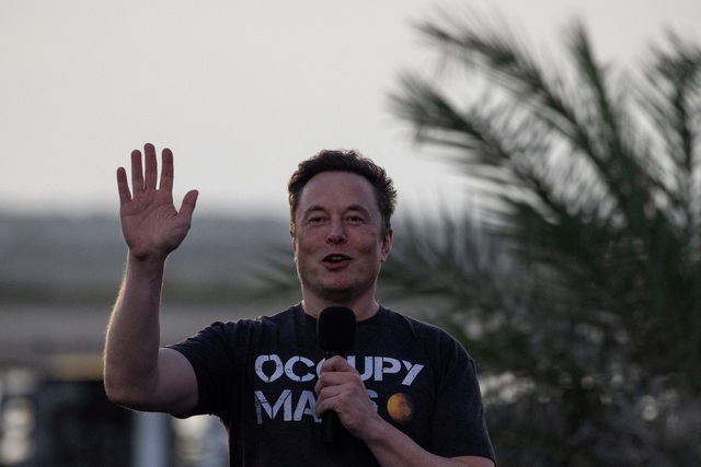 Elon Musk ‘quay xe’, tuyên bố tiếp tục tài trợ Internet Starlink cho Ukraine - Ảnh 1.